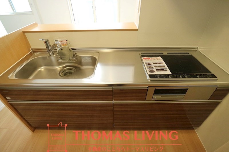 キッチン　写真は反転タイプです。