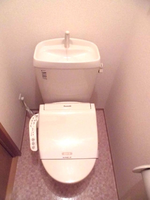 トイレ　温水洗浄便座