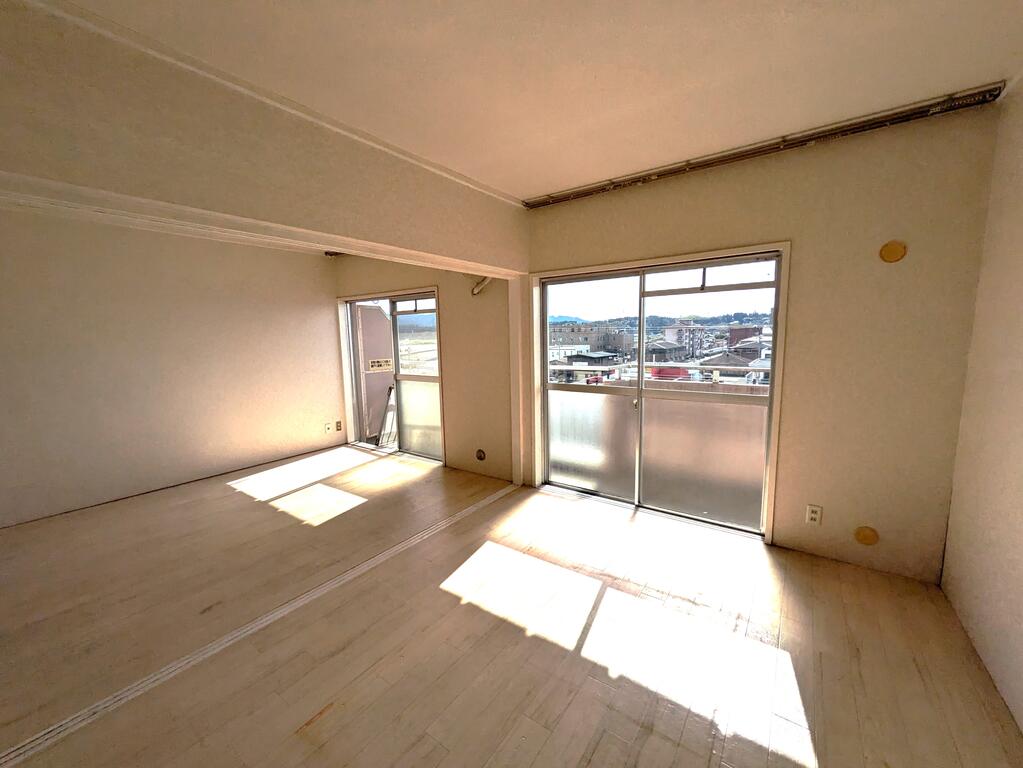 ロイヤルマンション鹿子木の居間写真