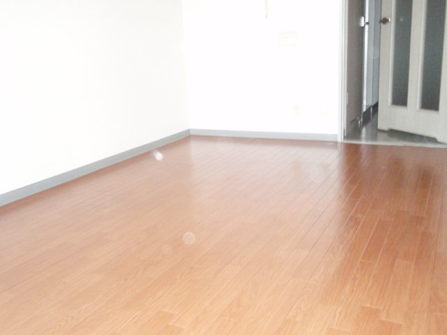 居室・リビング　同物件別号室の写真です。