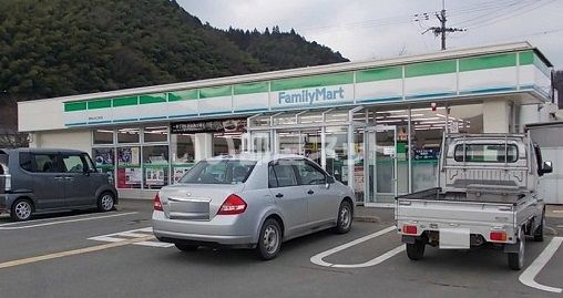 コンビニ　ファミリーマート 福知山大江町店（コンビニ）まで929m