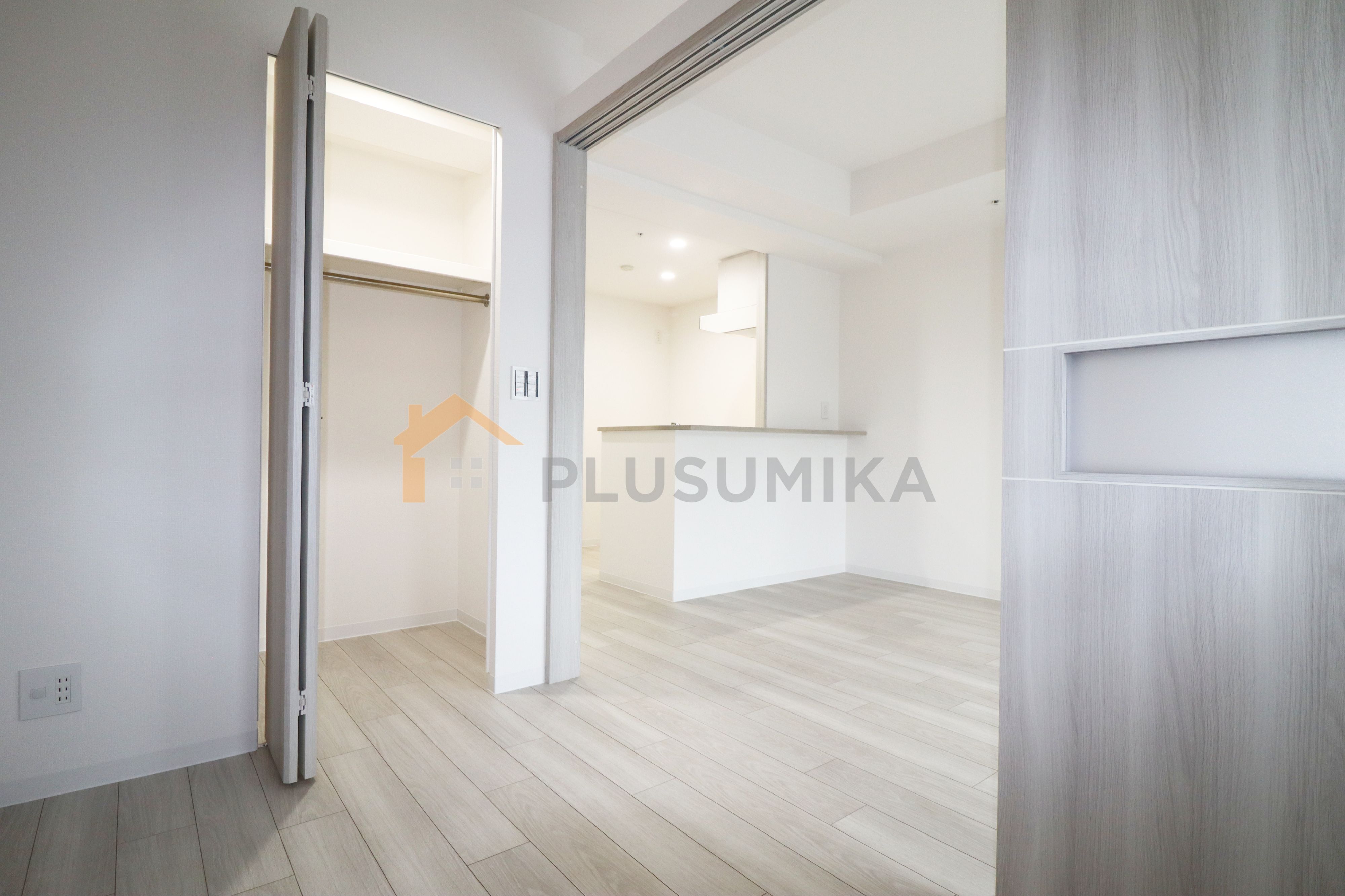 その他部屋・スペース　部屋にドアがついていることで寝室や自室などに分けやすいです