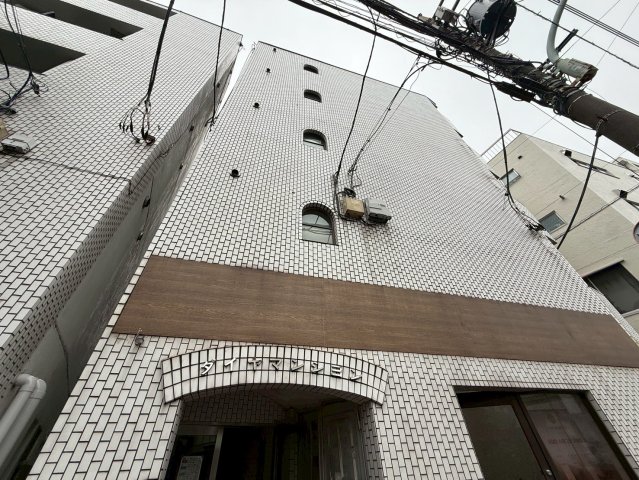 建物外観　外観は落ち着いています