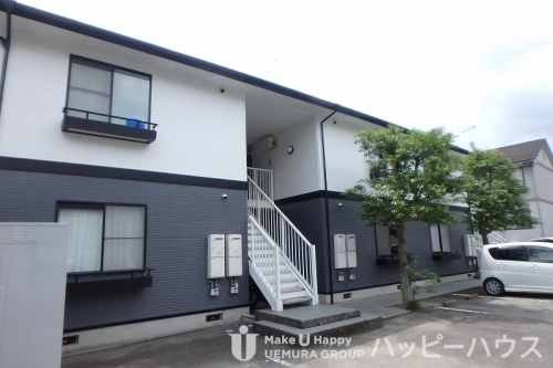 建物外観　全体改修工事しております。２０２２年５月