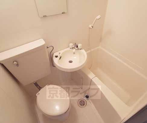 バス・シャワールーム　ユニットバスでものんびりバスタイム・