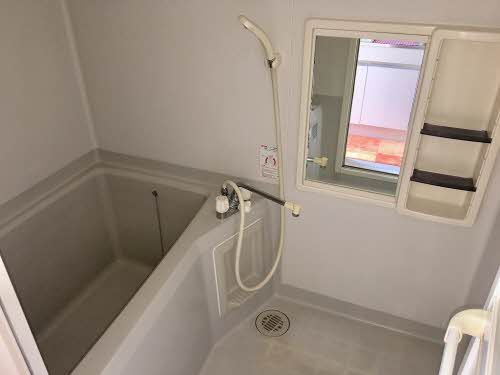 バス・シャワールーム　■浴室