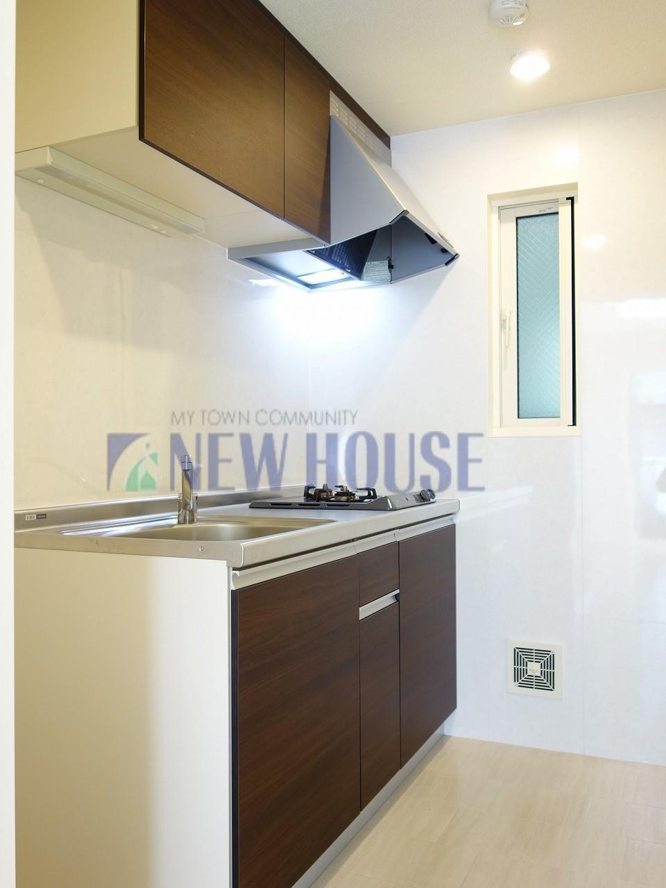 キッチン　２口ガスシステムキッチンです