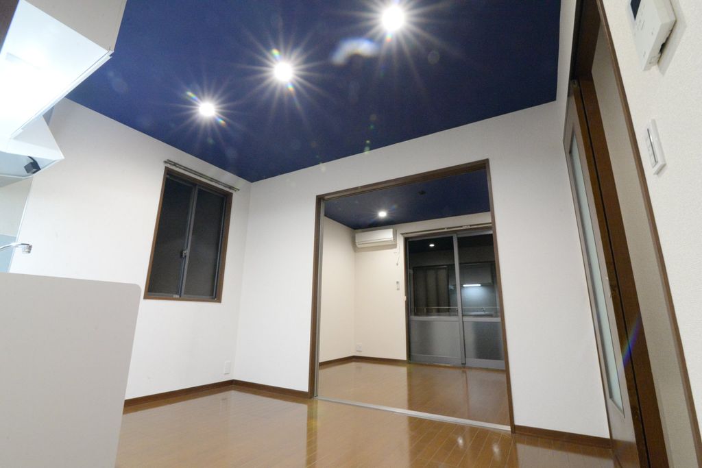 居室・リビング　エントランス