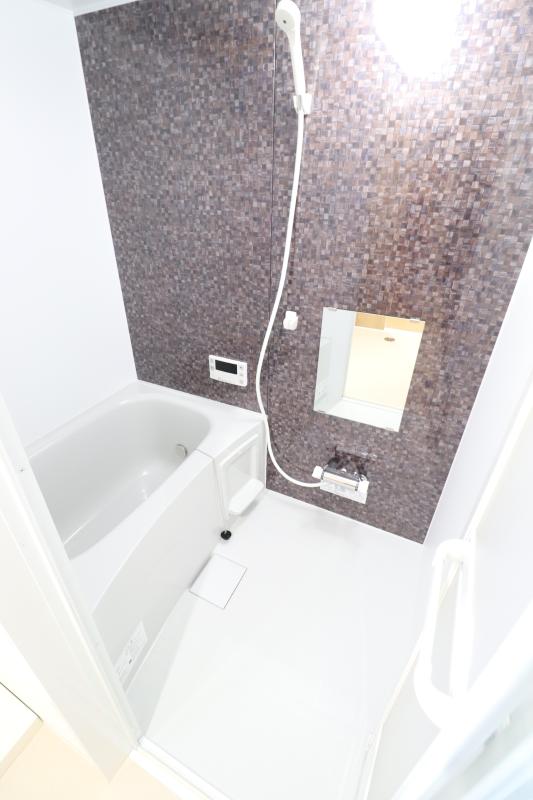 バス・シャワールーム　追い焚き機能付きバス