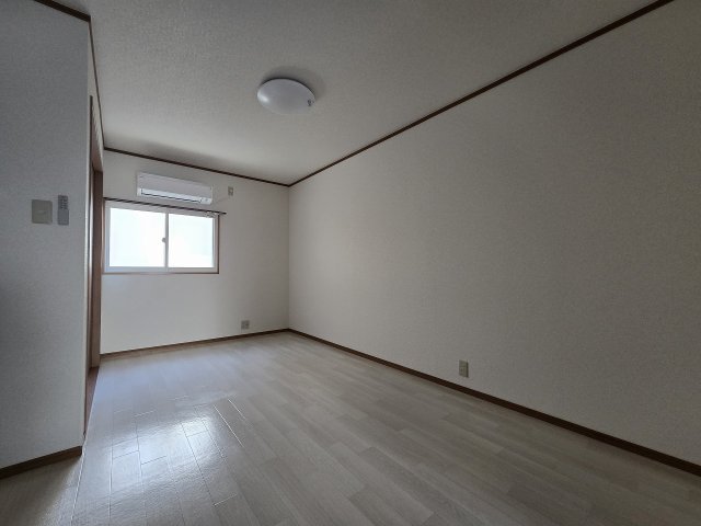 その他部屋・スペース　開放的な寝室です