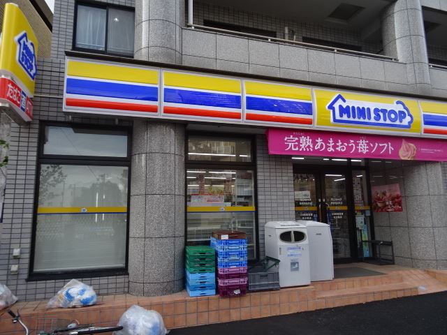 コンビニ　ミニストップ（コンビニ）まで200m