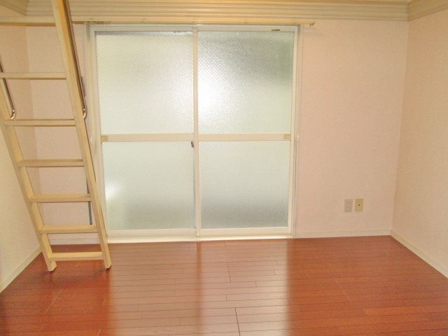 居室・リビング　★洋室5.2帖★