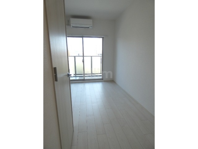 居室・リビング　※別のお部屋の写真です