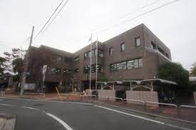 図書館　足立区 舎人図書館（図書館）まで975m