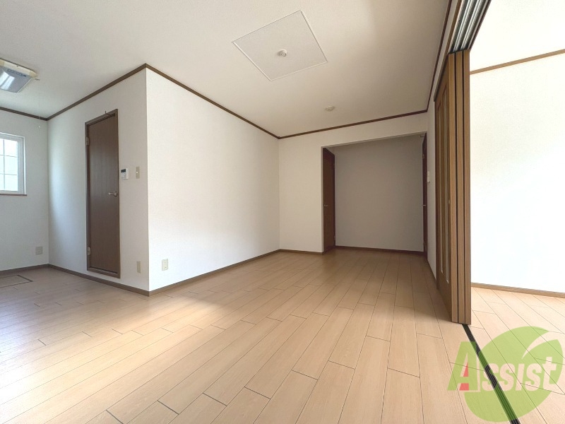 居室・リビング　１１．５と広めのリビングとなっております。