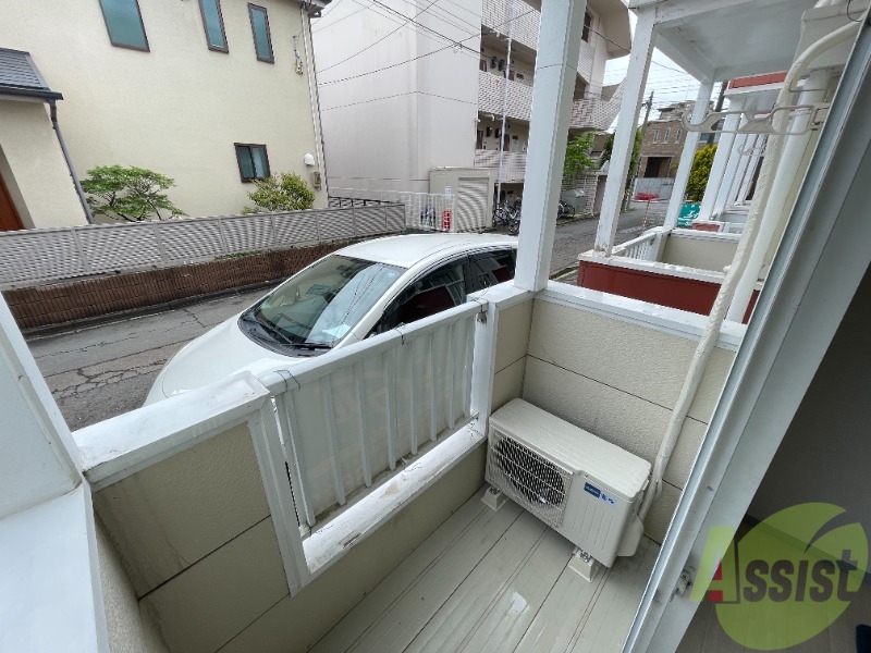 バルコニー　バルコニーはこちらになります。洗濯物を干すスペースもあります