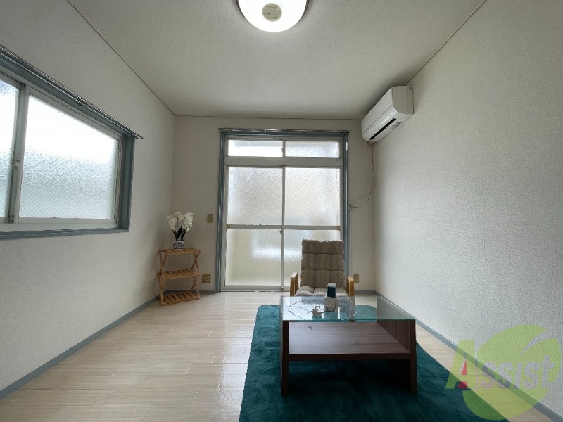 居室・リビング　こちら生活のメインとなります７帖の洋室です。