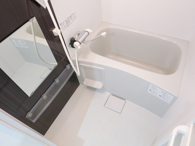 バス・シャワールーム　バスルームはこちらです。