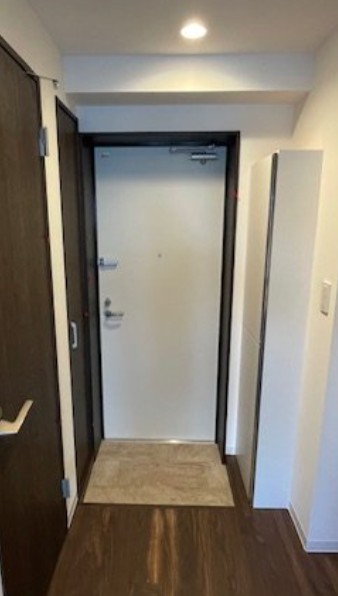 玄関　同物件別部屋参考写真です。