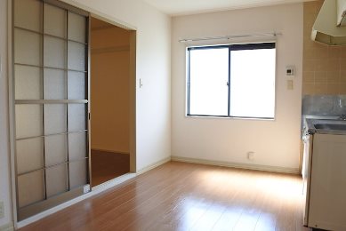 居室・リビング　リビング　※別号室参考写真