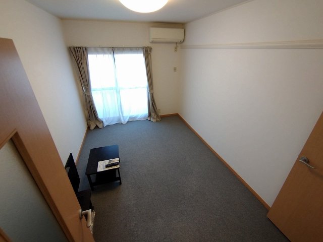 その他部屋・スペース　1階はフローリング仕様です。