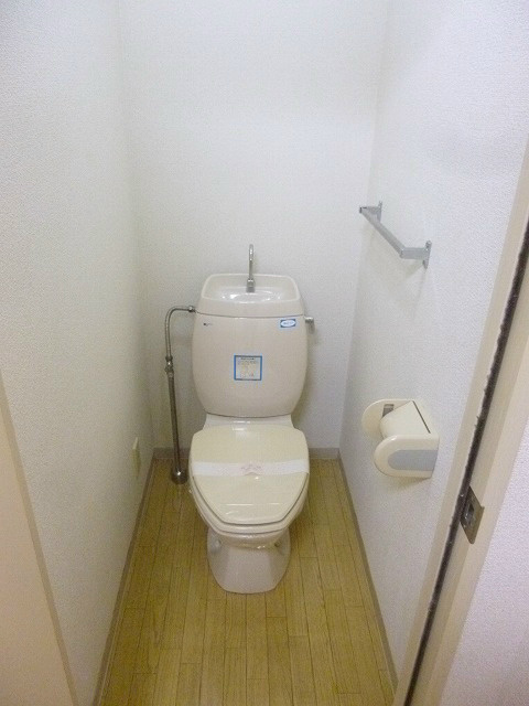 トイレ　※写真は　103号室