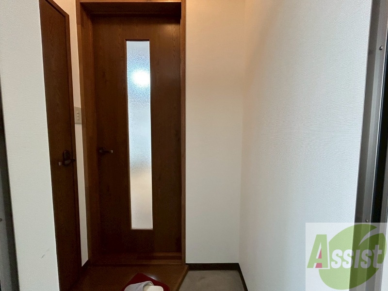 玄関　玄関の様子です。明るい印象ですね。気分もあがりそう。