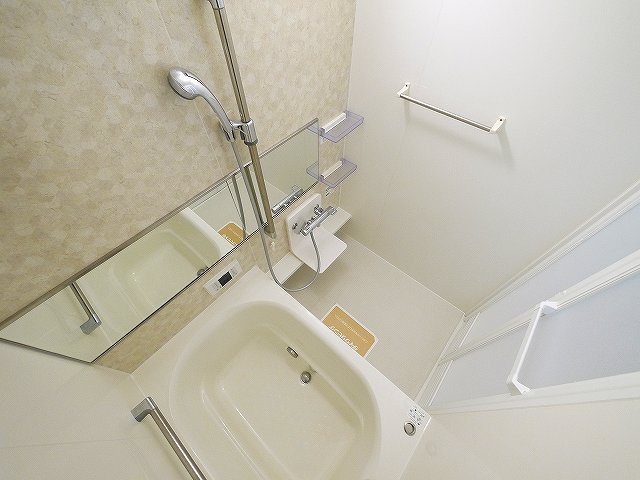 バス・シャワールーム　ゆったり過ごせるお風呂です