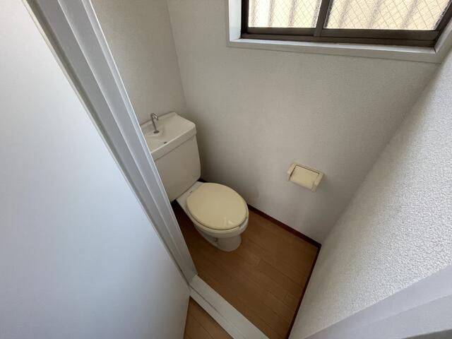 トイレ　別号室参考写真