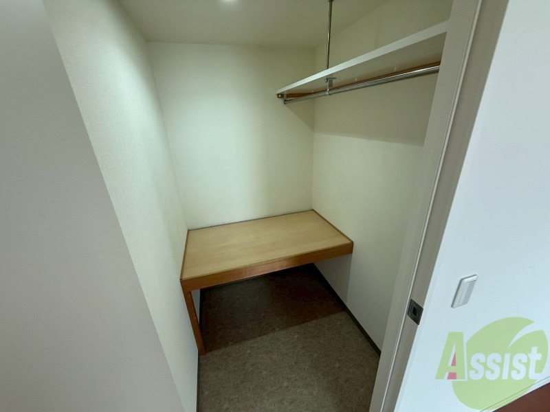 収納　寝室の収納です。部屋がすっきり片付きます。