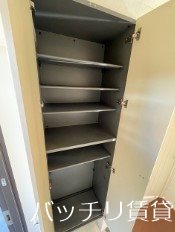 玄関　写真は同タイプの別室参考写真になります。