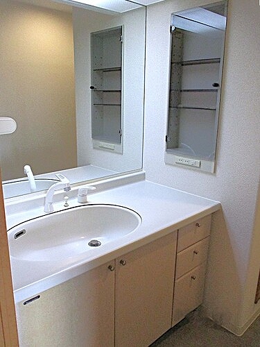 洗面設備　洗面化粧台　※2021年5月撮影