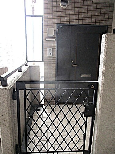 玄関　ポーチ　※2021年5月撮影