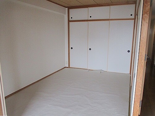 その他　和室・天袋付押入（日焼防止シート敷設中）※2021年5月撮影