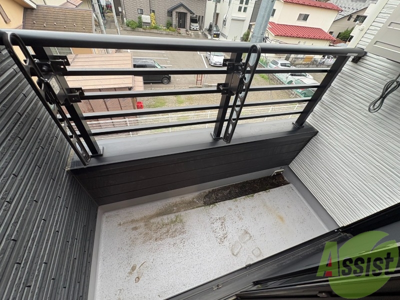 バルコニー　バルコニーが付いているので晴れた日は洗濯物が沢山干せますね。