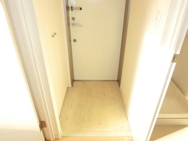 玄関　シューズボックスあり！