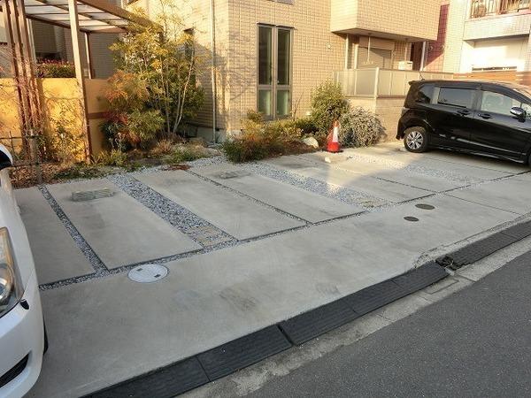駐車場　敷地内駐車場！