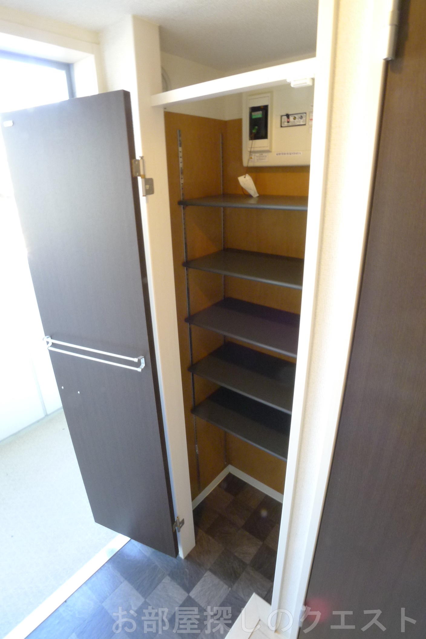 玄関　（写真は同仕様）