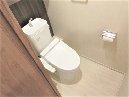 トイレ　嬉しい温水洗浄便座♪