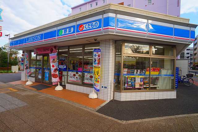 コンビニ　ローソン（コンビニ）まで379m