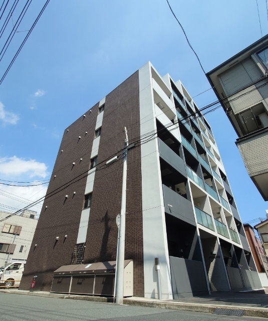 建物外観　外観タイル張りです