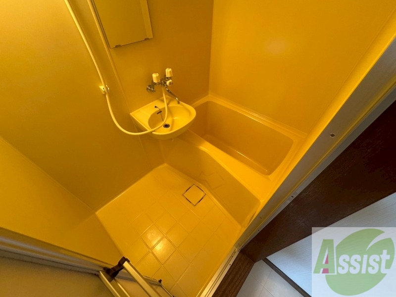 バス・シャワールーム　ユニットバスです。疲れを癒すのに欠かせませんね！