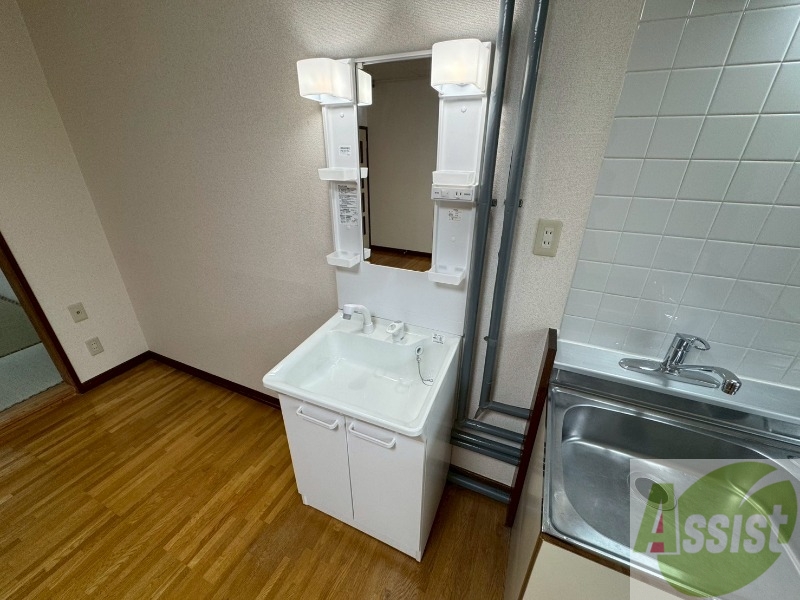 洗面設備　こちらに洗面台があります。朝の洗顔はこちらで。