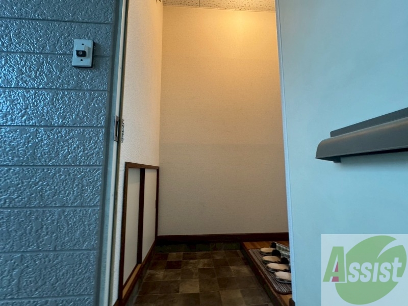 玄関　玄関の様子です。明るい印象ですね。気分もあがりそう。