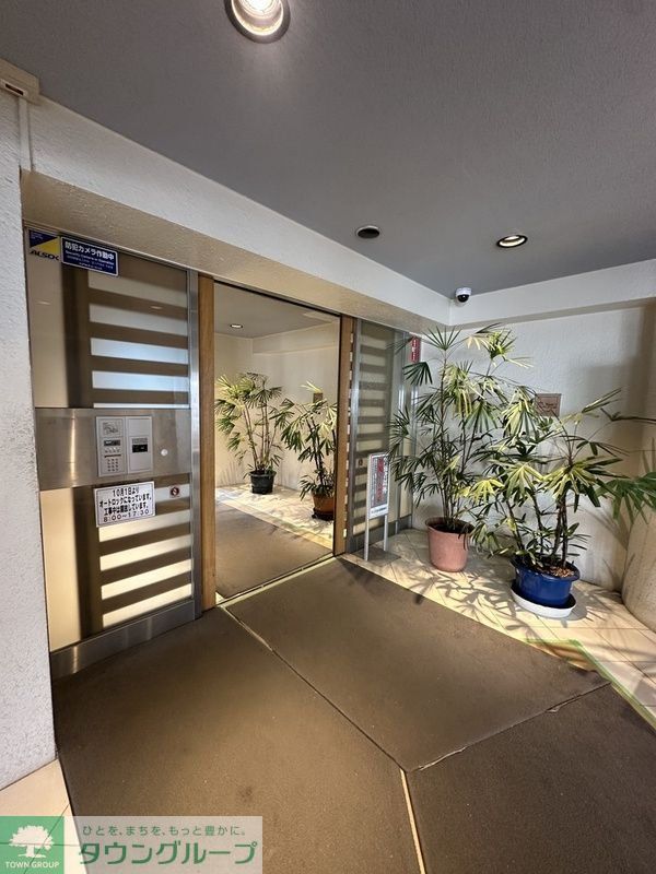 エントランス　部屋探しは株式会社　タウンハウジング　までお気軽にお問合せ…