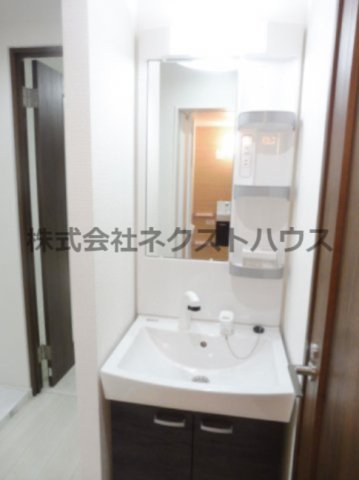洗面設備　別部屋参考写真です