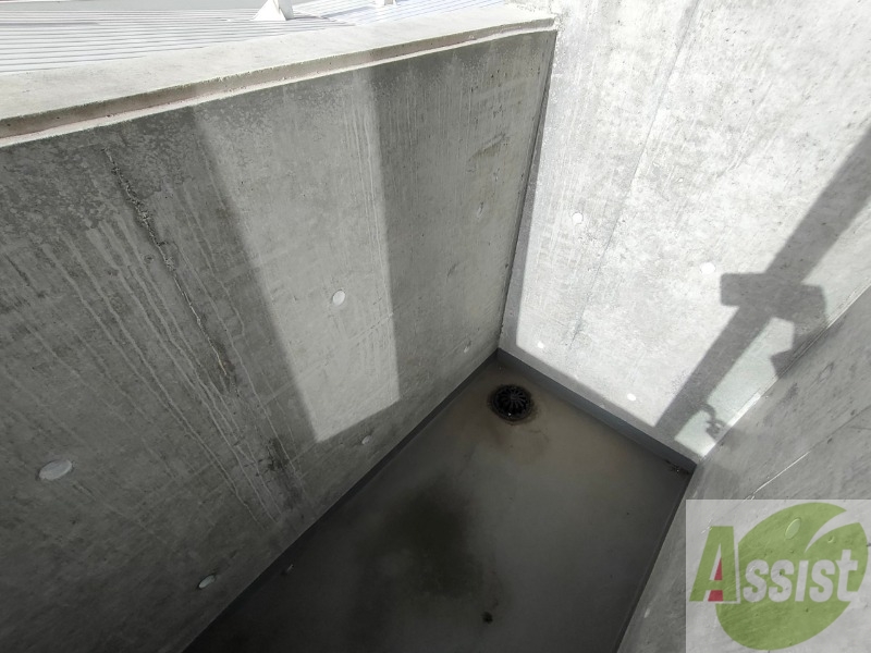 バルコニー　バルコニーです。洗濯物を干すもよし、一息つくもよしですね。