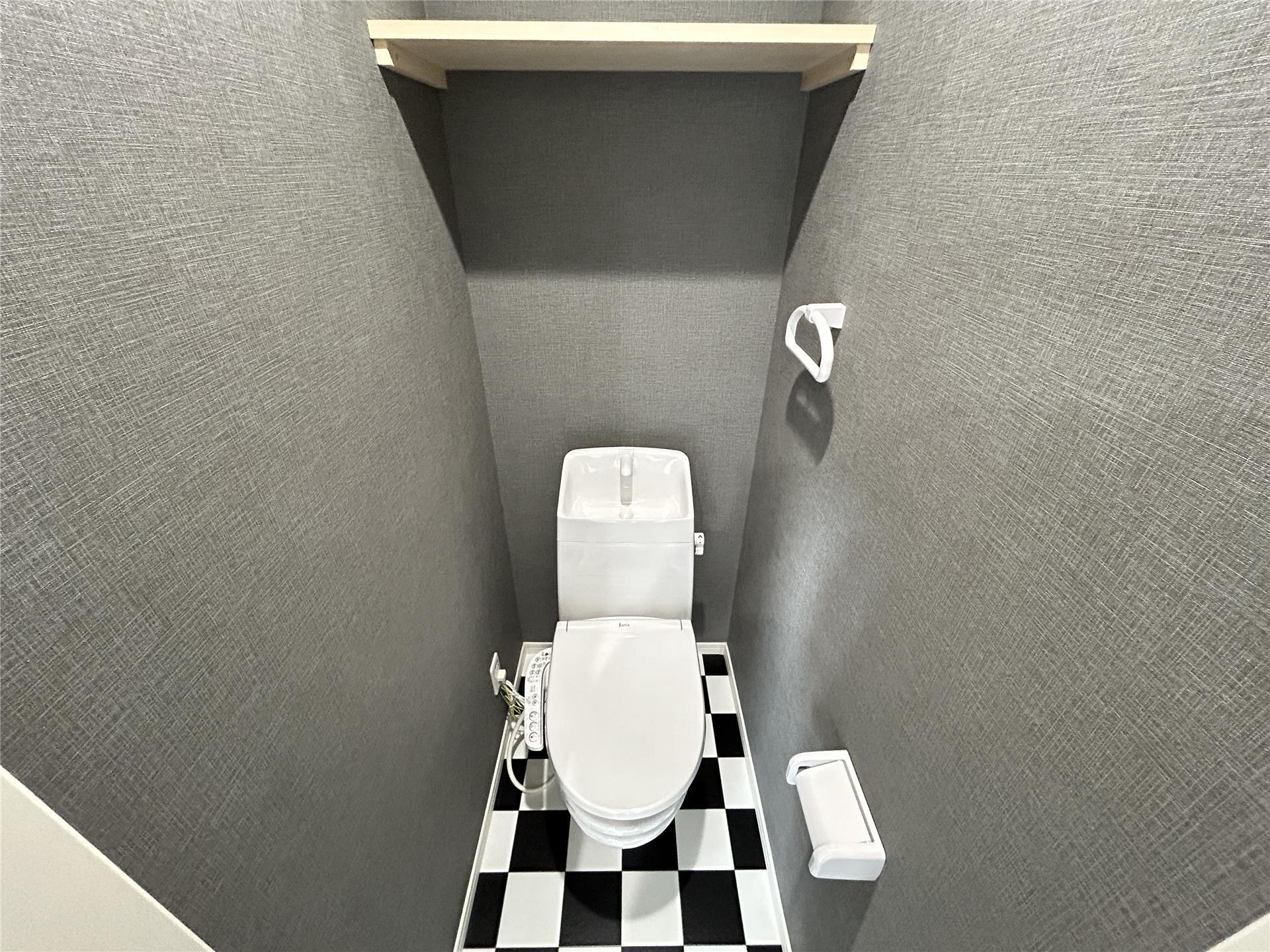 トイレ　温水洗浄暖房便座付トイレ