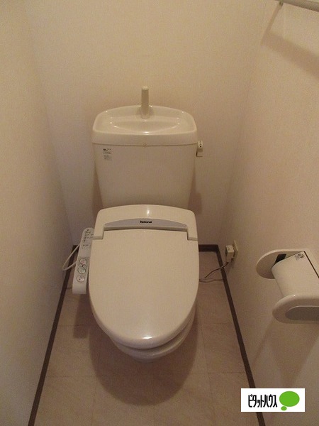 トイレ　温水洗浄便座