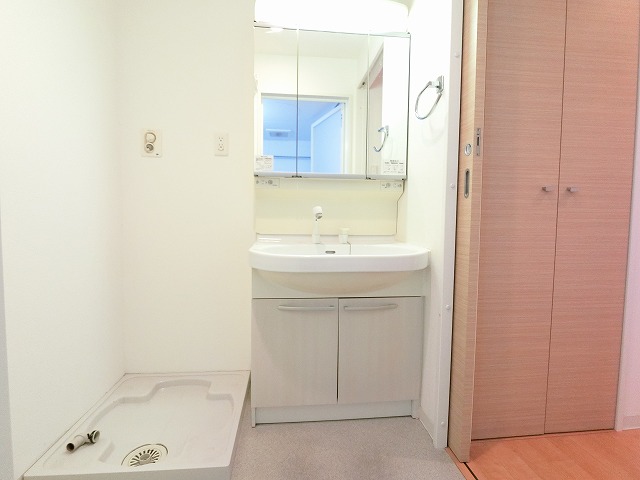 洗面設備　※室内は現況を優先します